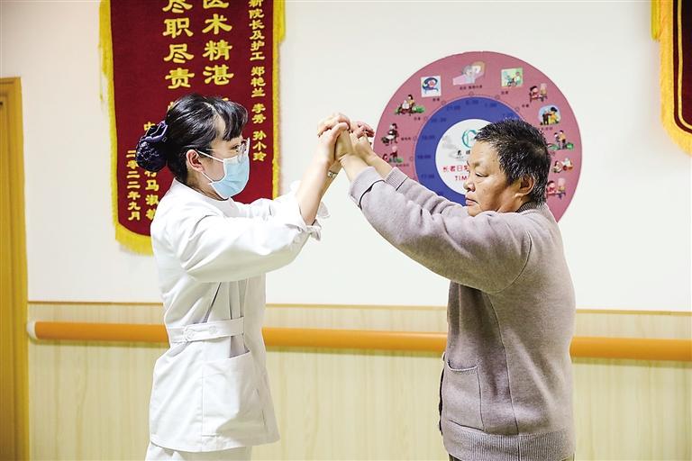 社區(qū)居家養(yǎng)老托起幸福夕陽紅