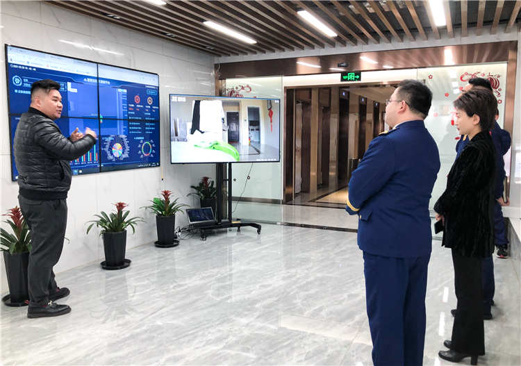 南通市崇川區(qū)消防大隊領導蒞臨我公司參觀指導
